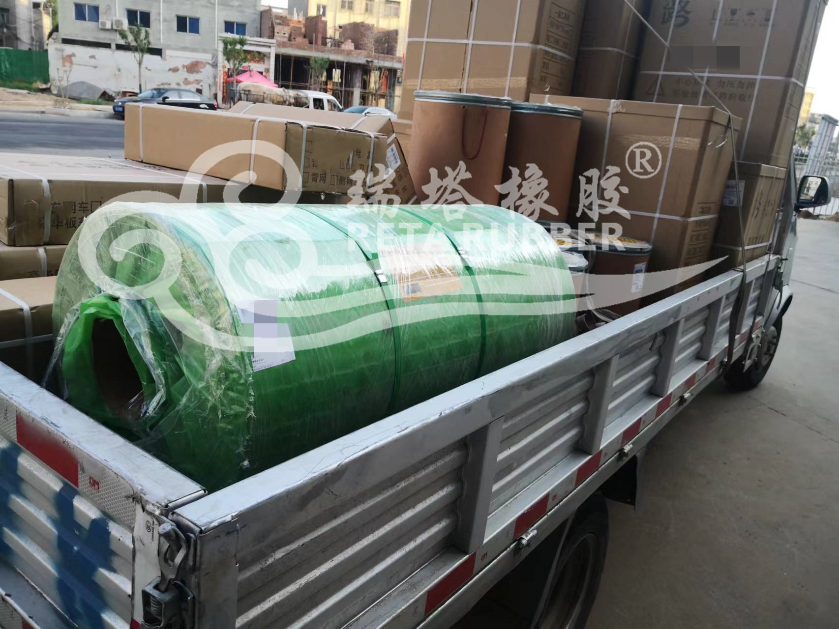 客戶定購滾筒包膠膠板及膠水材料發貨